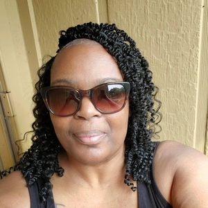 Meet your Posher, Marion